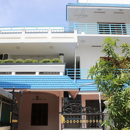 Puthenchirayil Homestay Thiruvananthapuram ภายนอก รูปภาพ