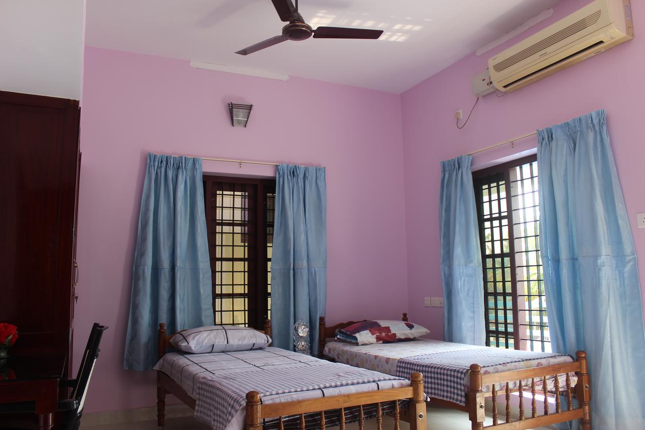 Puthenchirayil Homestay Thiruvananthapuram ภายนอก รูปภาพ